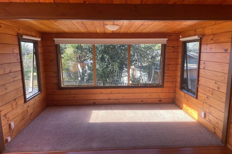 Photo of property in 12 Pennycook Place, Sunnyhills, Auckland, 2010