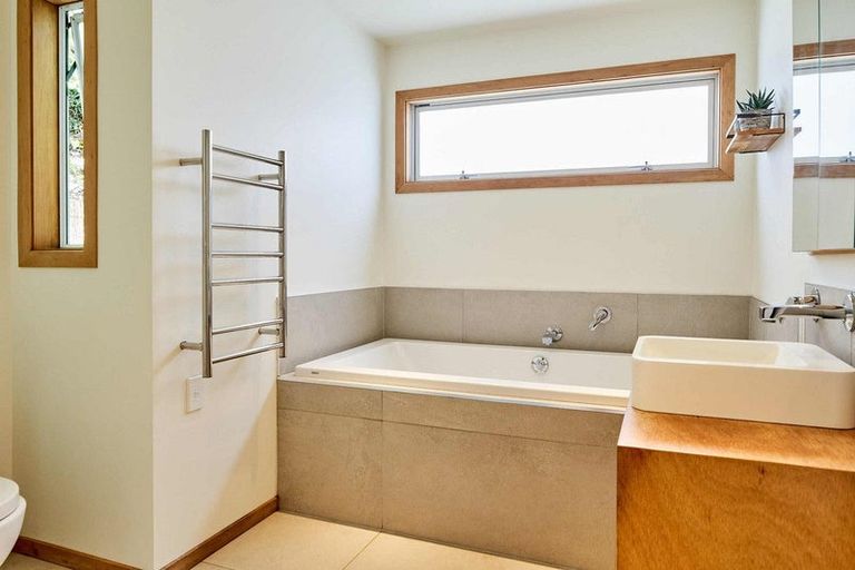 Photo of property in 101 Cluny Road, Plimmerton, Porirua, 5026