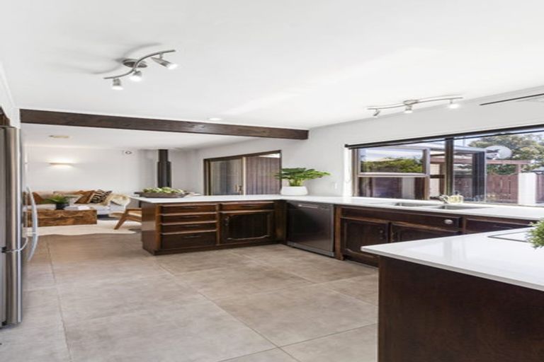 Photo of property in 34 Vivian Wilson Drive, Eastern Beach, Auckland, 2012