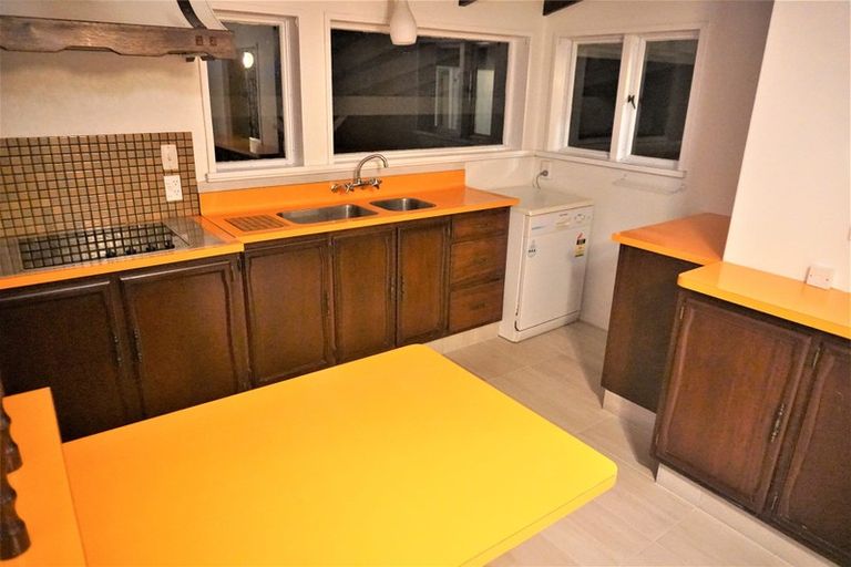 Photo of property in 39b Parkvale Road, Karori, Wellington, 6012