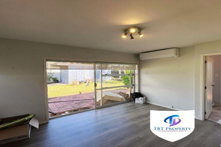 Photo of property in 9a Levaut Place, Half Moon Bay, Auckland, 2012