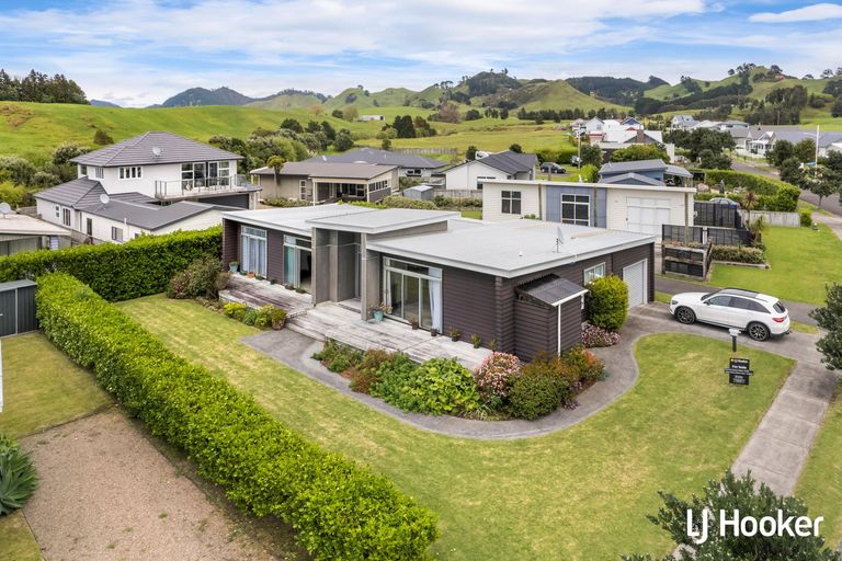 Photo of property in 19 Ocean Breeze Drive, Waihi Beach, 3611