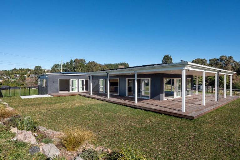 Photo of property in 54 Great Road West, Matipo Heights, Rotorua, 3015