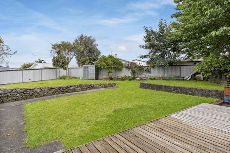 Photo of property in 93 Crawford Avenue, Mangere Bridge, Auckland, 2022