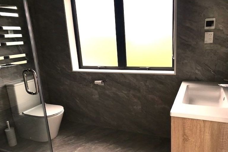 Photo of property in 43 Huarahi Pai Road, Huapai, Kumeu, 0810