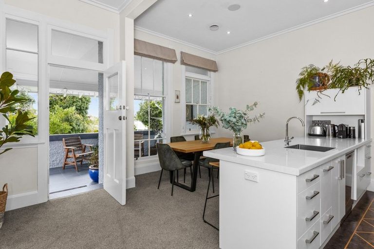 Photo of property in 5 Finnis Lane, Hospital Hill, Napier, 4110