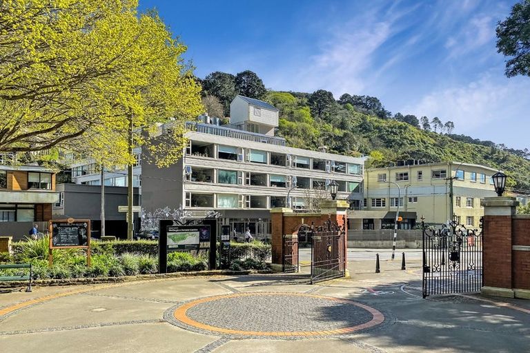 Photo of property in Sharella Living, 20 Glenmore Street, Thorndon, Wellington, 6011