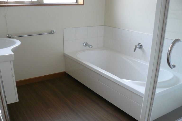 Photo of property in 4a Andrew Street, Stoke, Nelson, 7011