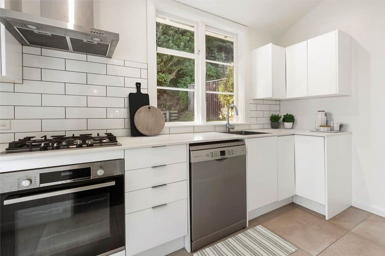 Photo of property in 2/18 Oban Street, Wadestown, Wellington, 6012