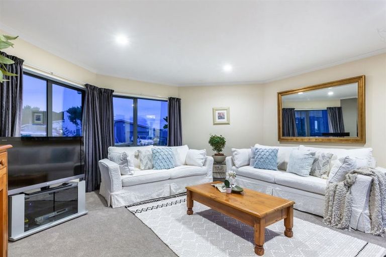 Photo of property in 48 Kahurangi Heights, Aotea, Porirua, 5024
