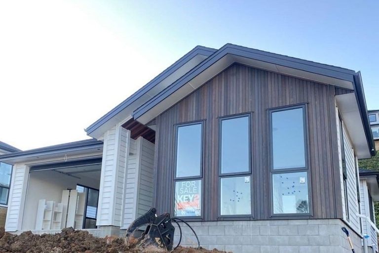 Photo of property in 152 Arran Point Parade, Orewa, 0931