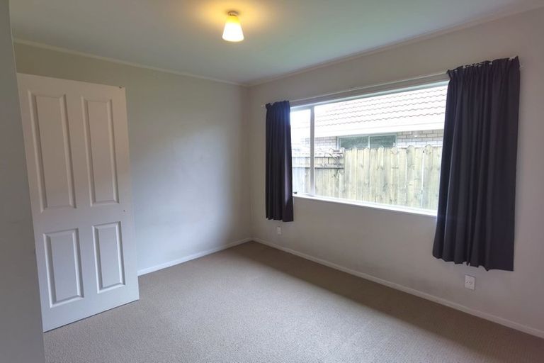 Photo of property in 1/33 Ben Nevis Place, Northpark, Auckland, 2013