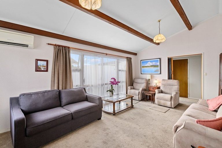 Photo of property in 152b Bartholomew Road, Levin, 5510