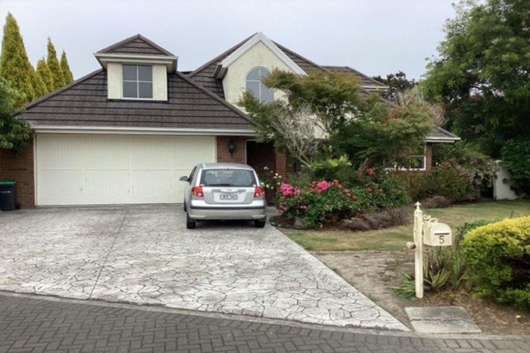 Photo of property in 5 Oaktree Lane, Bishopdale, Christchurch, 8053
