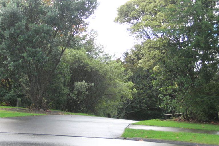 Photo of property in 27 Cyclades Place, Shelly Park, Auckland, 2014