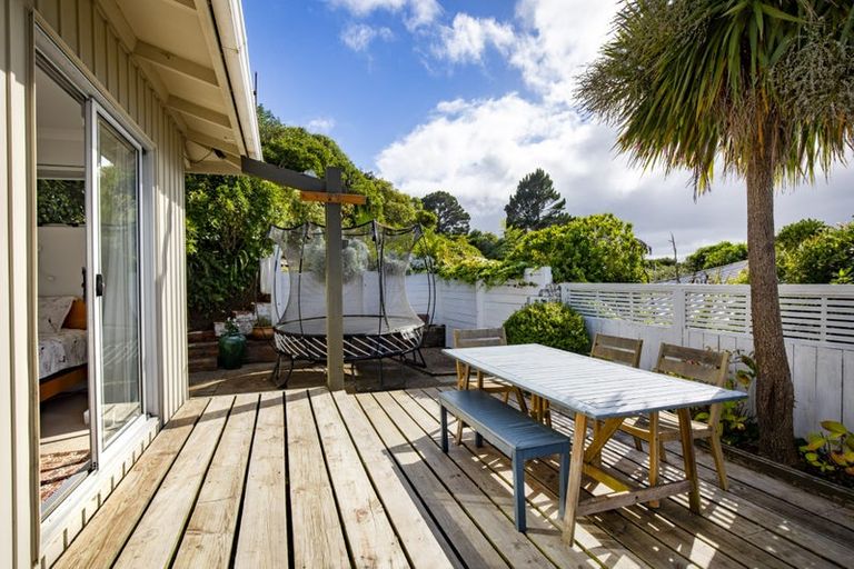 Photo of property in 25a Houghton Bay Road, Houghton Bay, Wellington, 6023