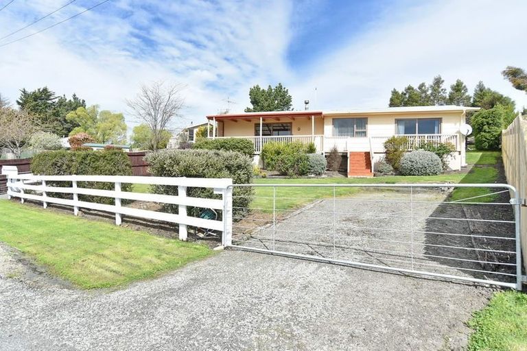Photo of property in 9 Oxford Street, Waikari, 7420