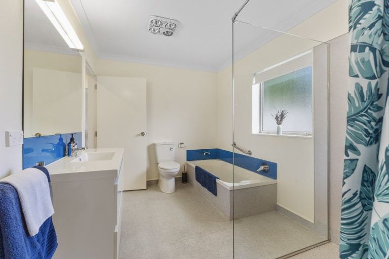 Photo of property in 16 Dal Din Drive, Otaki, 5512