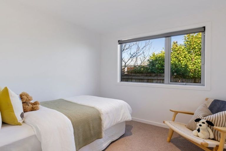 Photo of property in 5 Cedar Drive, Kelvin Heights, Queenstown, 9300