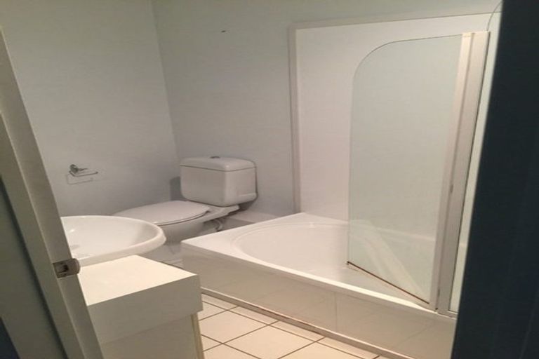 Photo of property in 18/30 John Jennings Drive, Oteha, Auckland, 0632