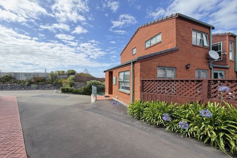 Photo of property in Mt Carmel Mews, 1/9 Arawa Road, Hataitai, Wellington, 6021
