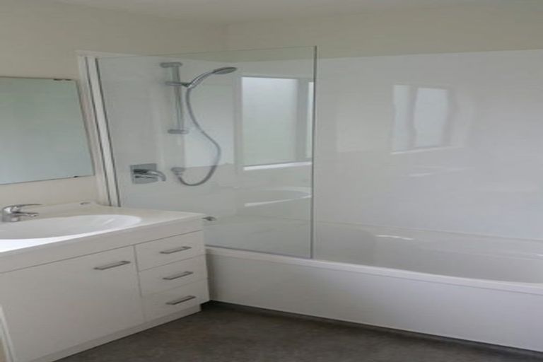 Photo of property in 12/36 West Coast Road, Glen Eden, Auckland, 0602