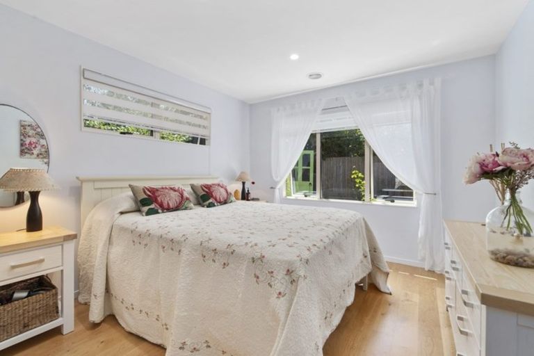 Photo of property in 13a Hanlon Crescent, Narrow Neck, Auckland, 0624