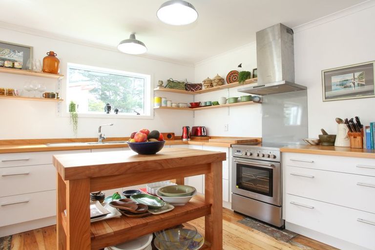 Photo of property in 36 Taipari Avenue, Raglan, 3225