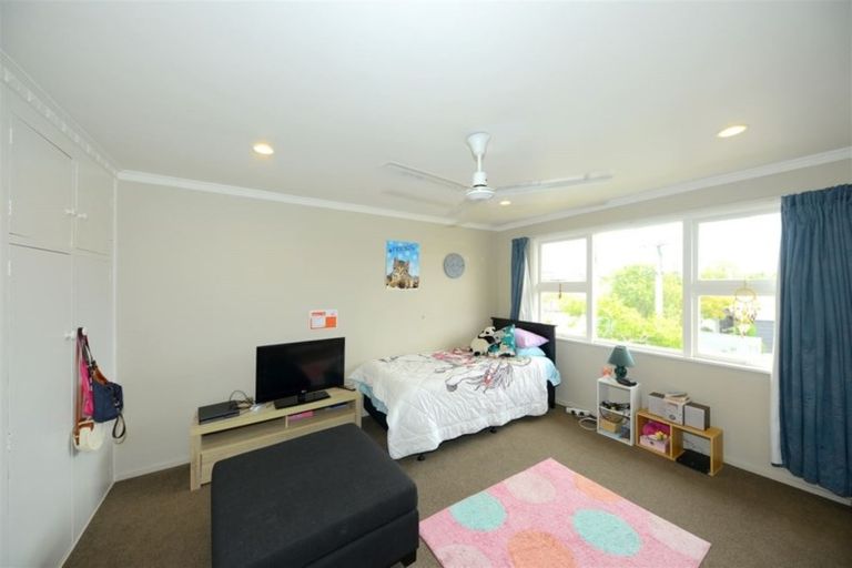 Photo of property in 3 Shirldale Place, Avonhead, Christchurch, 8042