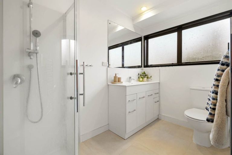 Photo of property in 64b Sunderlands Road, Half Moon Bay, Auckland, 2012