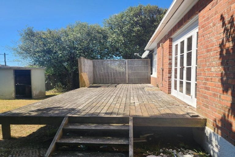 Photo of property in 44 Edmonton Road, Henderson, Auckland, 0612