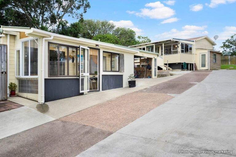 Photo of property in 4 Brian Crescent, Stanmore Bay, Whangaparaoa, 0932