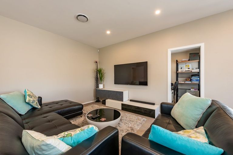 Photo of property in 36 Margaret Shields Avenue, Aotea, Porirua, 5024