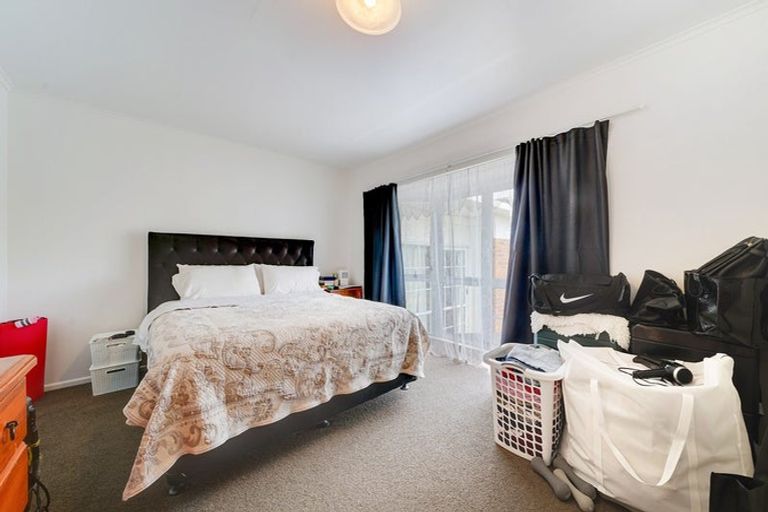 Photo of property in 43 Hallberry Road, Mangere East, Auckland, 2024