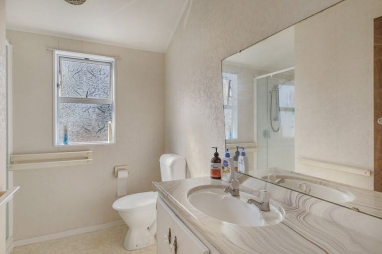 Photo of property in 43 Mckean Avenue, Manurewa, Auckland, 2102