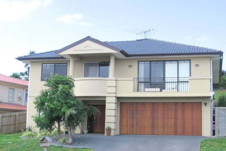 Photo of property in 7 Maidstone Place, Oteha, Auckland, 0632