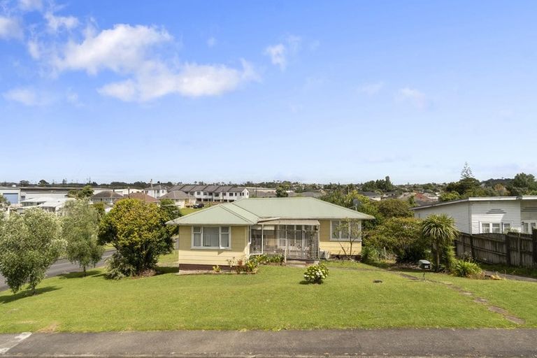 Photo of property in 35 Barbary Avenue, Kelston, Auckland, 0602
