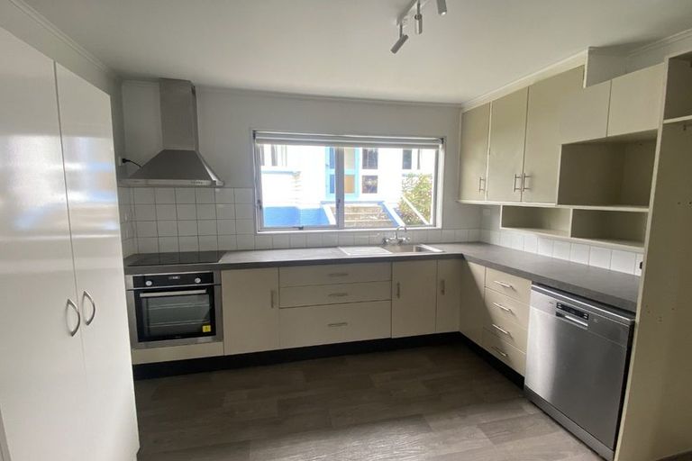 Photo of property in 94 Waikawa Road, Picton, 7220