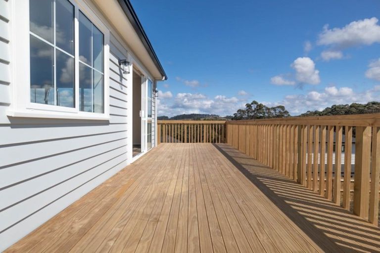 Photo of property in 31 Takurua Terrace, Orewa, 0931