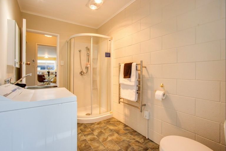 Photo of property in 2/1 Gardiner Street, Westshore, Napier, 4110