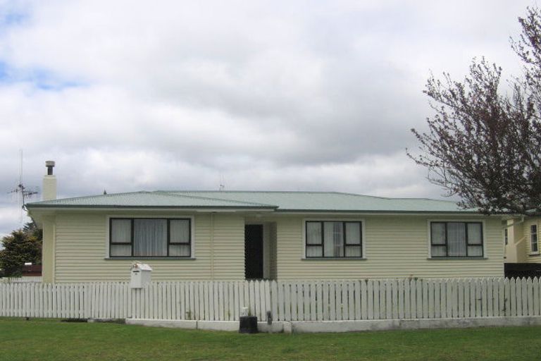 Photo of property in 16 Mansels Road, Greerton, Tauranga, 3112