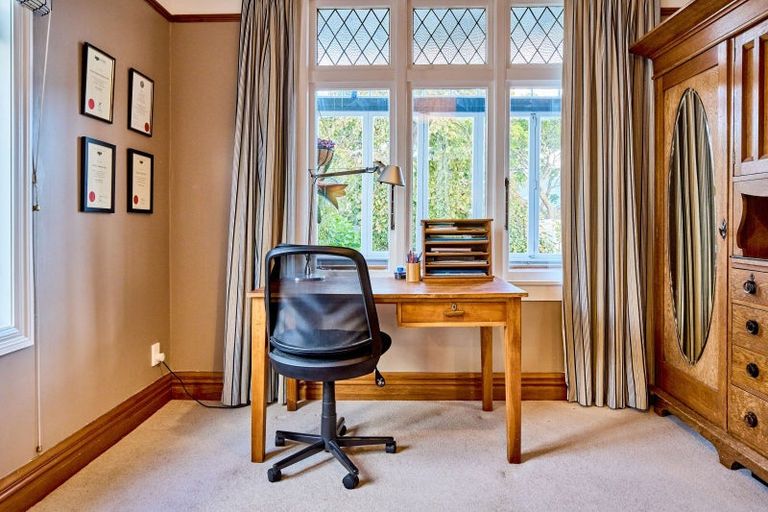 Photo of property in 17 Connolly Street, Boulcott, Lower Hutt, 5010