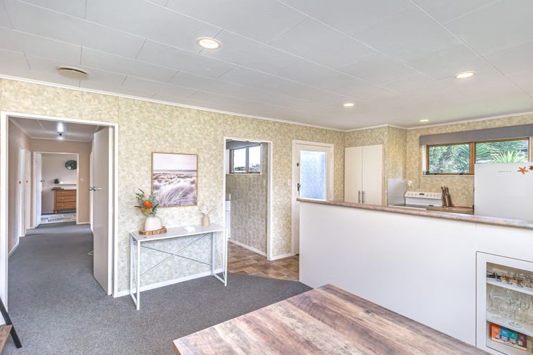 Photo of property in 97a Weraroa Road, Levin, 5510