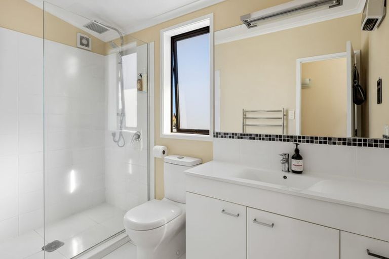 Photo of property in 78 Pemberton Avenue, Bayview, Auckland, 0629