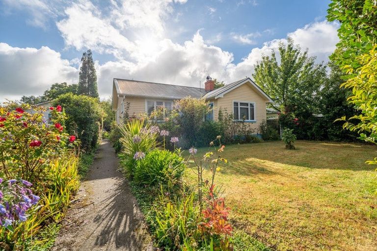 Photo of property in 8 Oxford Street, Waimate, 7924