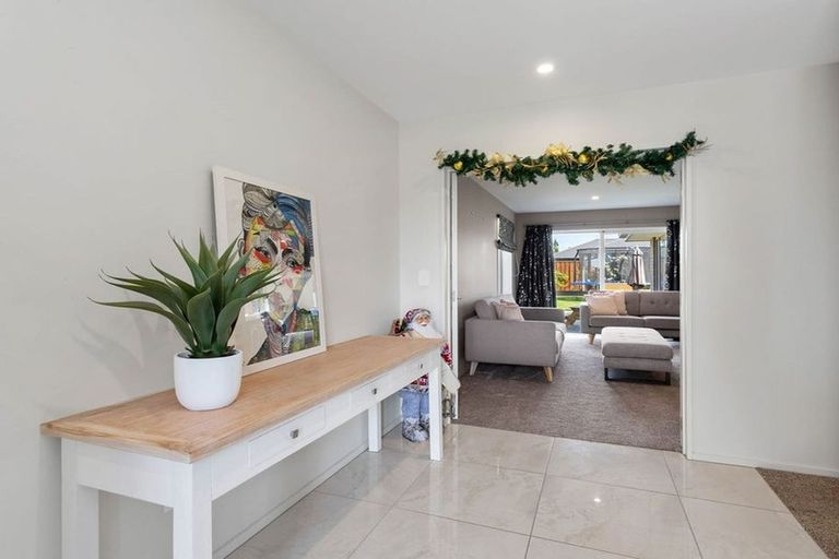 Photo of property in 103 Shillingford Boulevard, Rolleston, 7615