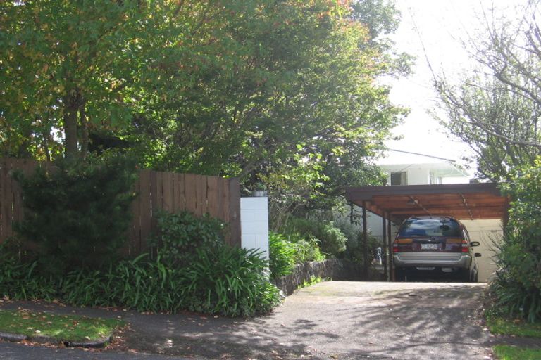 Photo of property in 4a Roland Hill, Glen Eden, Auckland, 0602