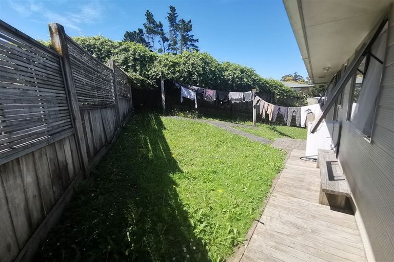 Photo of property in 48 Candia Road, Swanson, Auckland, 0614