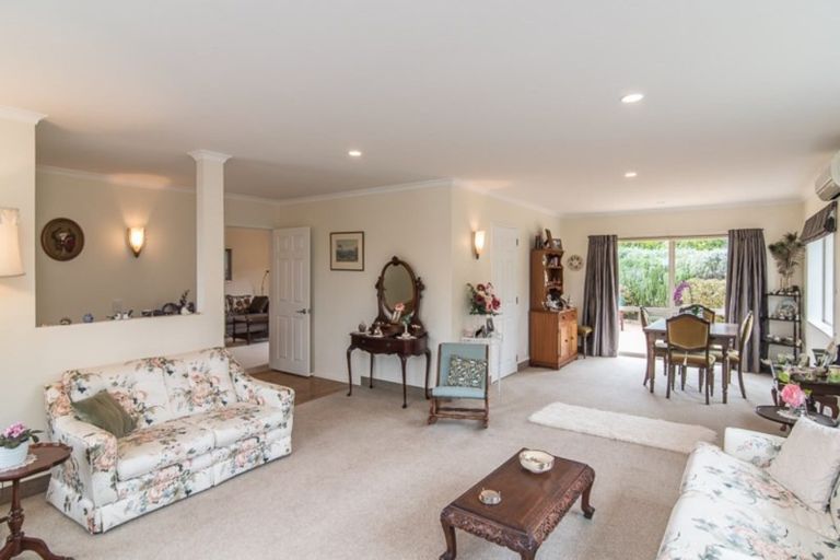 Photo of property in 10 Barrett Drive, Waikanae Beach, Waikanae, 5036