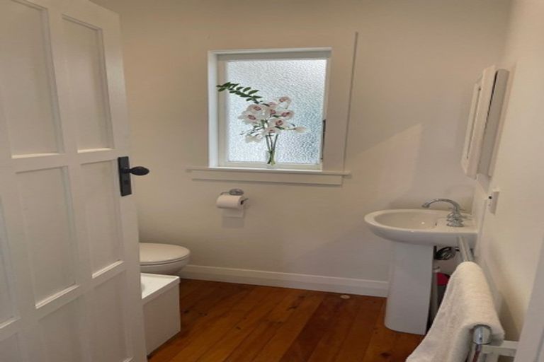 Photo of property in 46 Rua Road, Glen Eden, Auckland, 0602